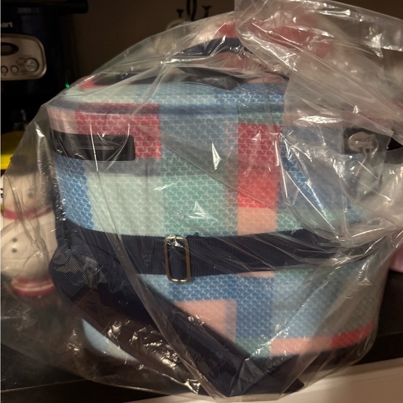 Vineyard Vines X Target 12 can cooler - Picture 3 of 5